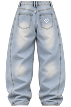 Load image into Gallery viewer, THE HEARTBREAK CITY MEN’S VINTAGE WASH SUNFADE BARREL LEG JEANS
